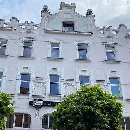 Hotel Bila Ruze ستراكونيتسه المظهر الخارجي الصورة