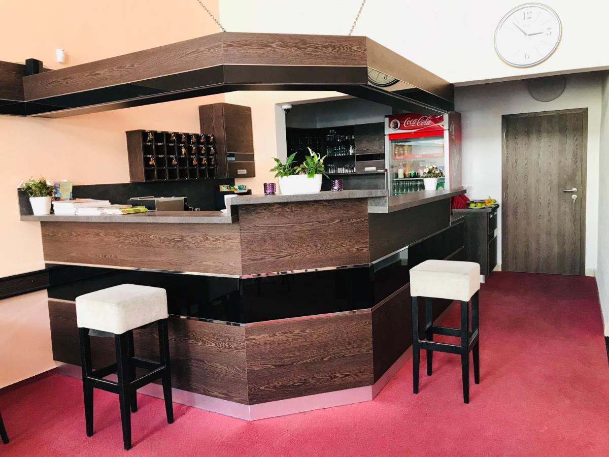 Hotel Bila Ruze ستراكونيتسه المظهر الخارجي الصورة