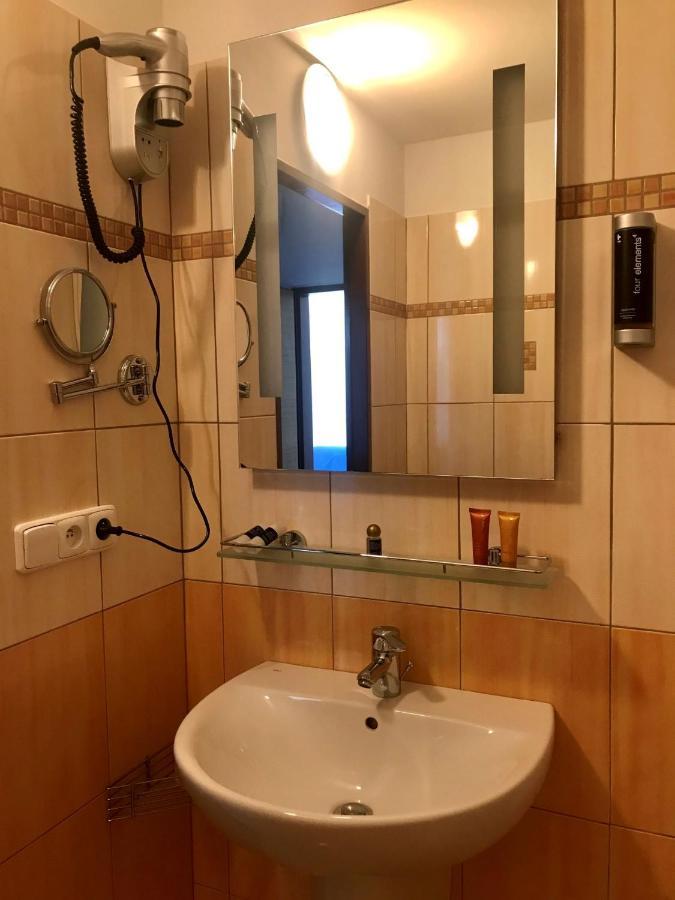 Hotel Bila Ruze ستراكونيتسه المظهر الخارجي الصورة