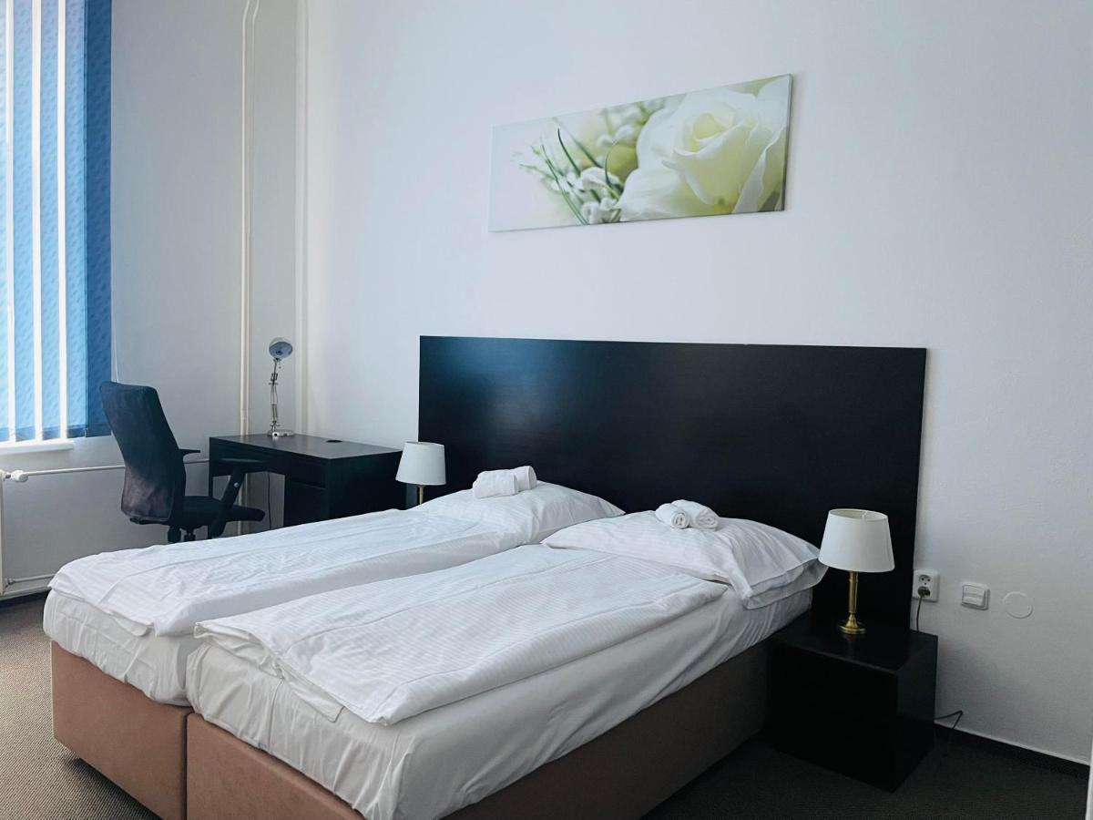 Hotel Bila Ruze ستراكونيتسه المظهر الخارجي الصورة