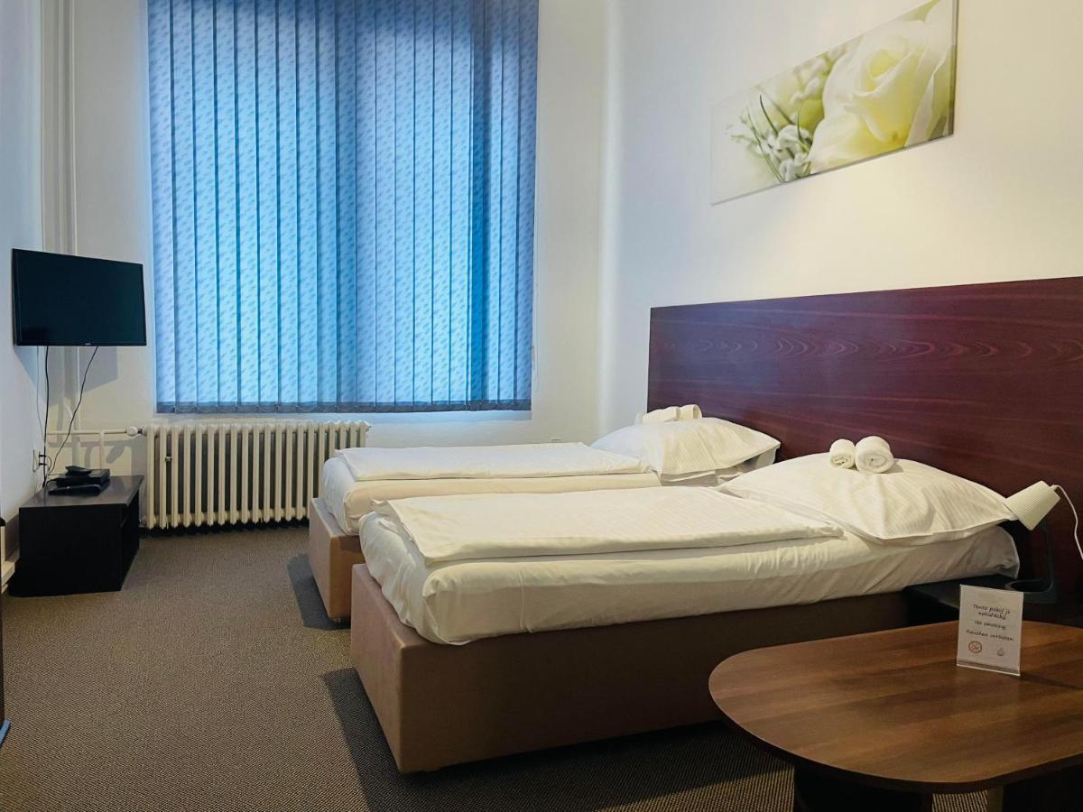 Hotel Bila Ruze ستراكونيتسه المظهر الخارجي الصورة