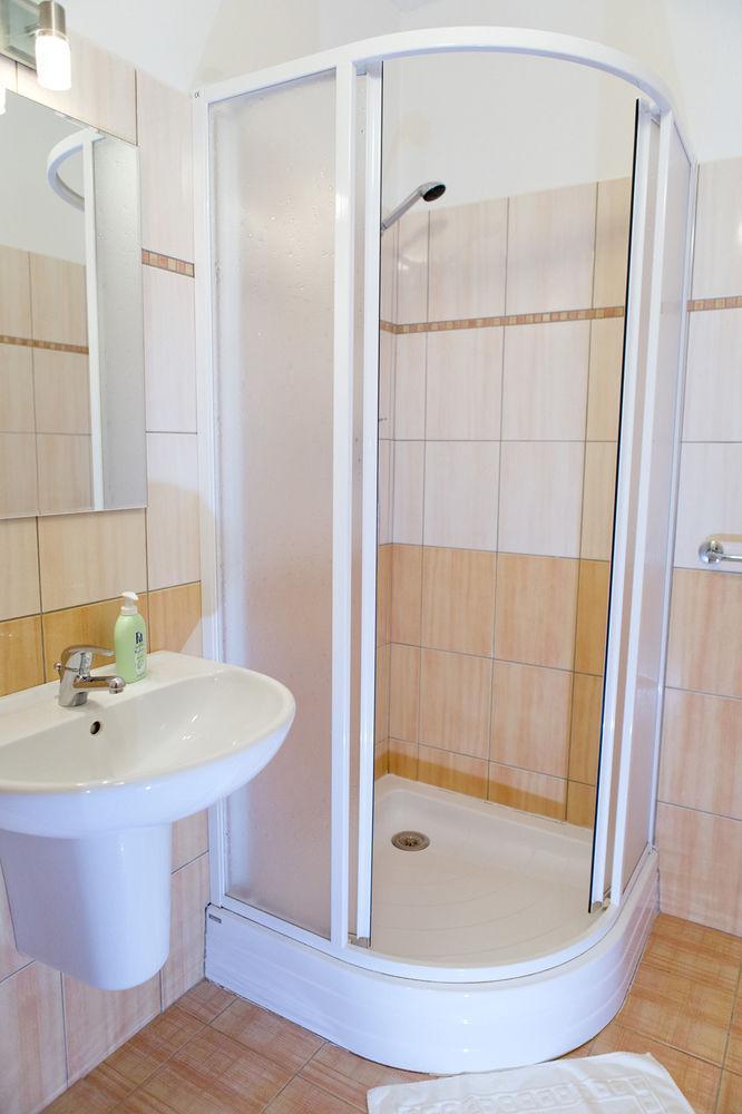 Hotel Bila Ruze ستراكونيتسه المظهر الخارجي الصورة