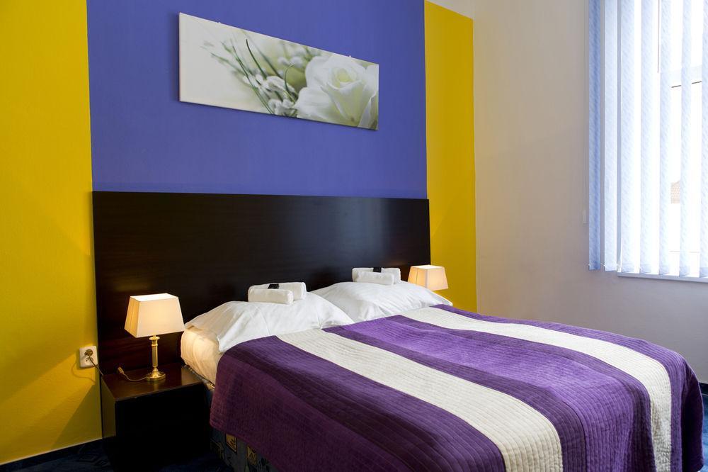 Hotel Bila Ruze ستراكونيتسه المظهر الخارجي الصورة